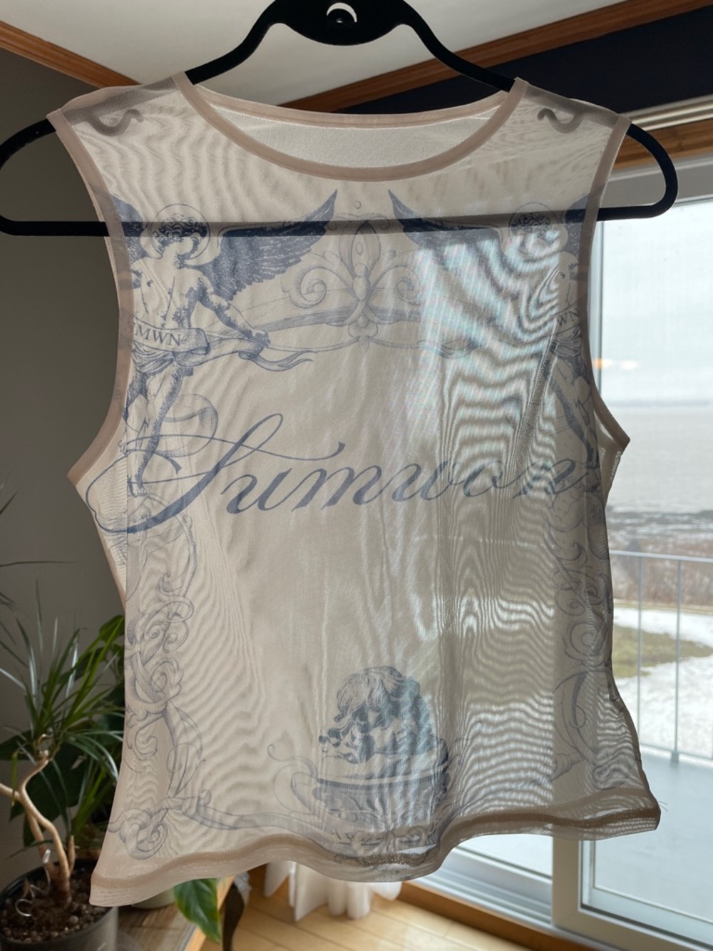 M Stunning Vintage-Inspired White Graphic Tank Top - Picture 3 of 7